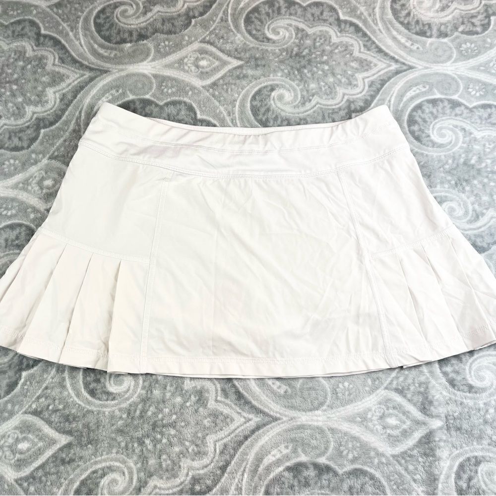 Athletapleatedwhitetennisskirt